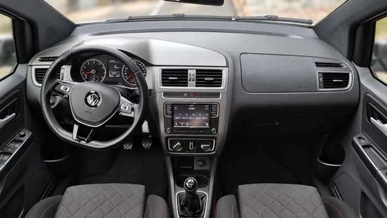 VOLKSWAGEN-FOX-2018