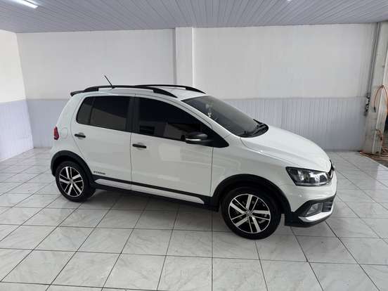 VOLKSWAGEN-FOX-1.6 MSI TOTAL FLEX XTREME 4P MANUAL VOLKSWAGEN-FOX-2017