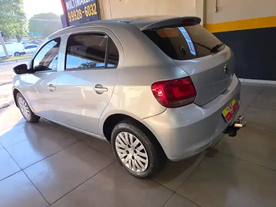 VOLKSWAGEN-GOL-1.0 MI SELEÇÃO 8V FLEX 4P MANUAL G.VI VOLKSWAGEN-GOL-2013