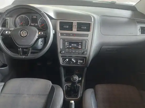 VOLKSWAGEN-GOL-1.0 MI SELEÇÃO 8V FLEX 4P MANUAL G.VI VOLKSWAGEN-GOL-2013
