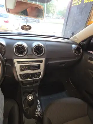 VOLKSWAGEN-GOL-1.0 MI SELEÇÃO 8V FLEX 4P MANUAL G.VI VOLKSWAGEN-GOL-2013