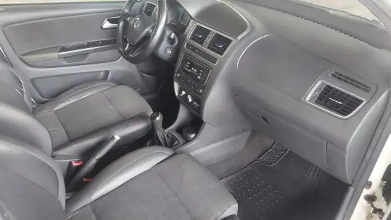 VOLKSWAGEN-GOL-2013