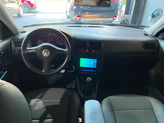 VOLKSWAGEN-GOLF-2002