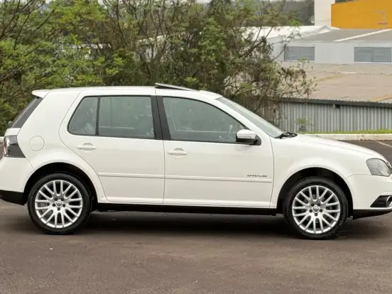 VOLKSWAGEN-GOLF-2.0 MI SPORTLINE 8V FLEX 4P TIPTRONIC VOLKSWAGEN-GOLF-2013