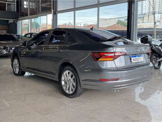 VOLKSWAGEN-JETTA-2020