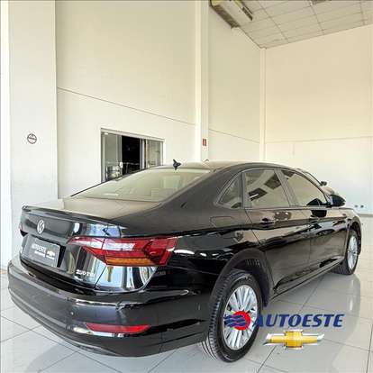 VOLKSWAGEN-JETTA-2018