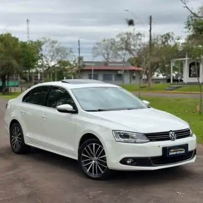 VOLKSWAGEN-JETTA-2013