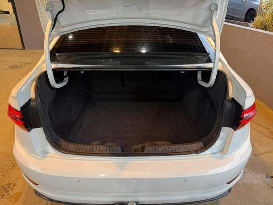 VOLKSWAGEN-JETTA-2020