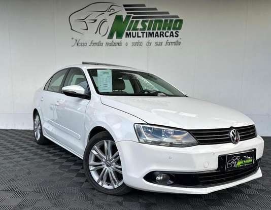 VOLKSWAGEN-JETTA-2013
