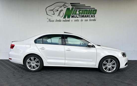 VOLKSWAGEN-JETTA-2013