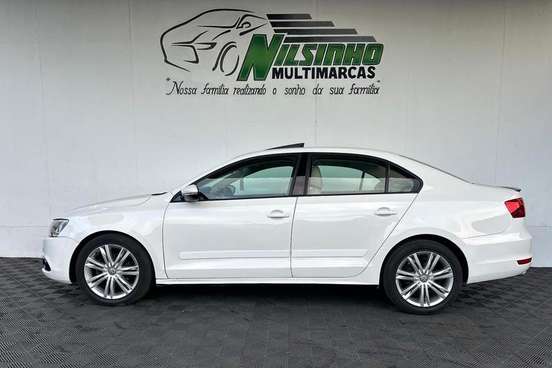 VOLKSWAGEN-JETTA-2013