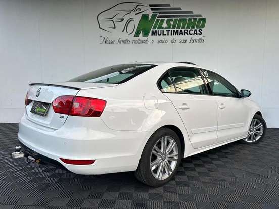 VOLKSWAGEN-JETTA-2013