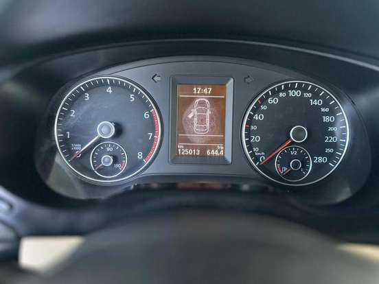 VOLKSWAGEN-JETTA-2013