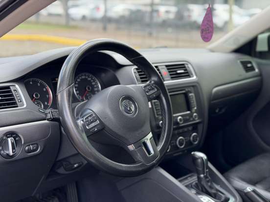 VOLKSWAGEN-JETTA-2.0 COMFORTLINE FLEX 4P TIPTRONIC VOLKSWAGEN-JETTA-2012