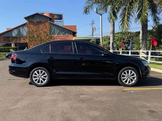 VOLKSWAGEN-JETTA-2.0 TRENDLINE FLEX 4P TIPTRONIC VOLKSWAGEN-JETTA-2015