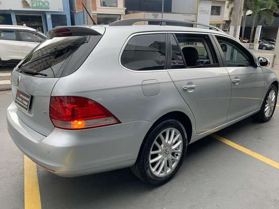 VOLKSWAGEN-JETTA-2008