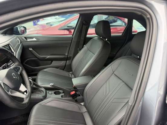 VOLKSWAGEN-NIVUS-1.0 200 TSI TOTAL FLEX HIGHLINE AUTOMÁTICO VOLKSWAGEN-NIVUS-2025