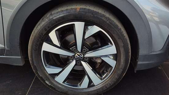VOLKSWAGEN-NIVUS-1.0 200 TSI TOTAL FLEX HIGHLINE AUTOMÁTICO VOLKSWAGEN-NIVUS-2023
