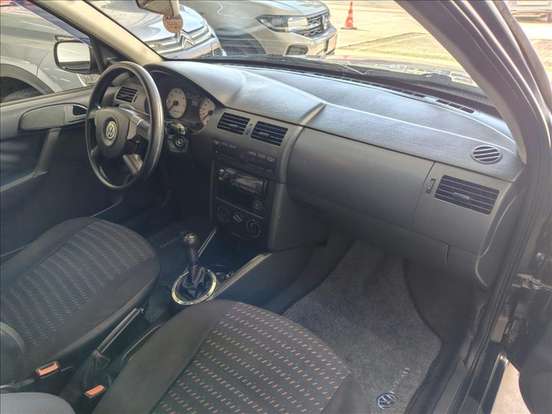 VOLKSWAGEN-PARATI-2004