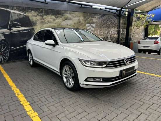 VOLKSWAGEN-PASSAT-2018