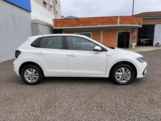 VOLKSWAGEN-POLO-2024