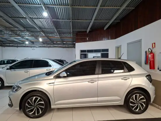 VOLKSWAGEN-POLO-2023