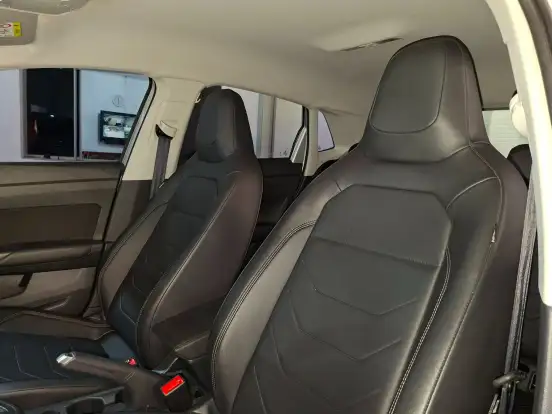 VOLKSWAGEN-POLO-2023