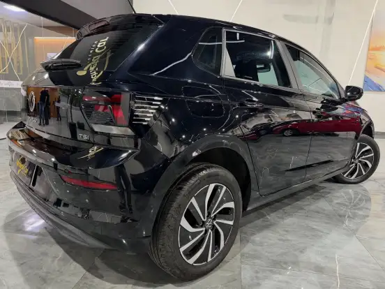 VOLKSWAGEN-POLO-2025