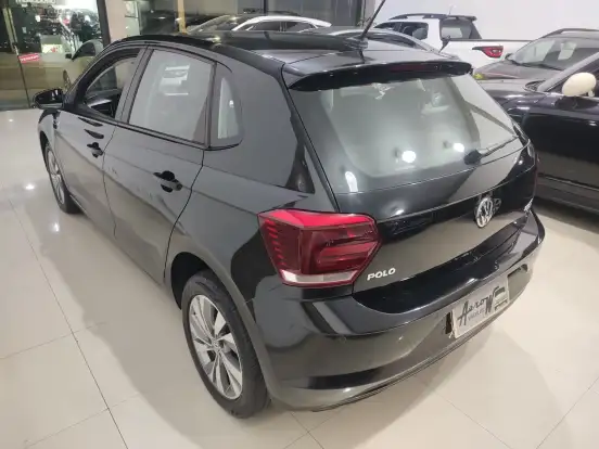 VOLKSWAGEN-POLO-2018