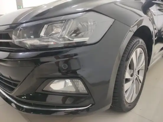 VOLKSWAGEN-POLO-2018