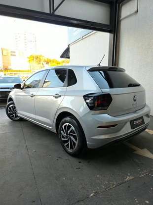 VOLKSWAGEN-POLO-2023
