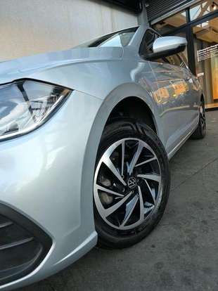 VOLKSWAGEN-POLO-2023