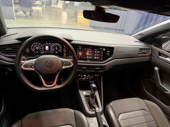 VOLKSWAGEN-POLO-2024