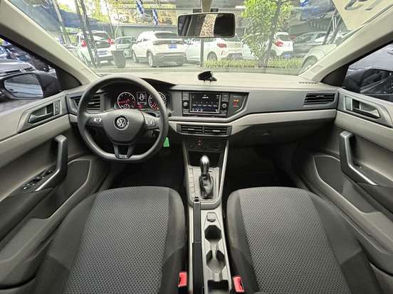 VOLKSWAGEN-POLO-2018