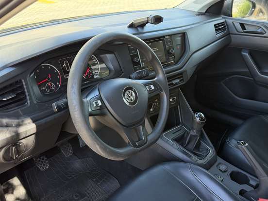 VOLKSWAGEN-POLO-2020
