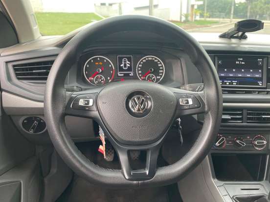 VOLKSWAGEN-POLO-2018