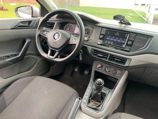 VOLKSWAGEN-POLO-2018