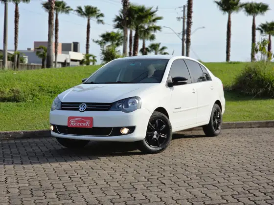 VOLKSWAGEN POLO SEDAN 1.6 MI COMFORTLINE 8V FLEX 4P MANUAL