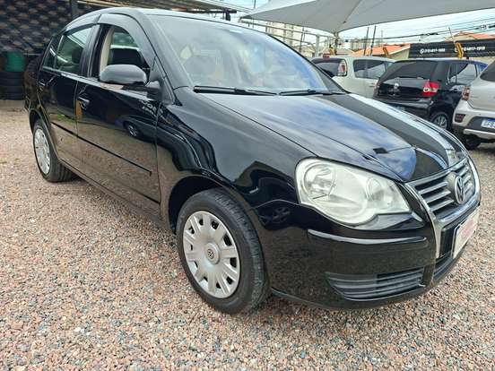 VOLKSWAGEN-POLO SEDAN-2011
