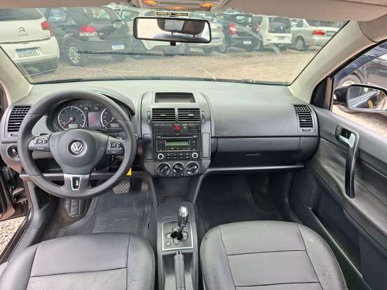 VOLKSWAGEN-POLO SEDAN-1.6 MI 8V FLEX 4P AUTOMATIZADO VOLKSWAGEN-POLO SEDAN-2011