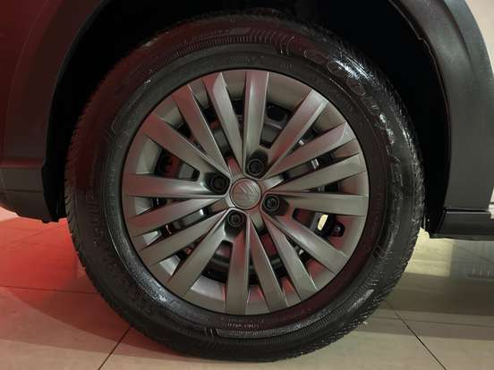 VOLKSWAGEN-SAVEIRO-2023