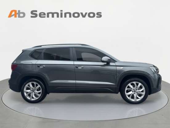 VOLKSWAGEN-TAOS-2023