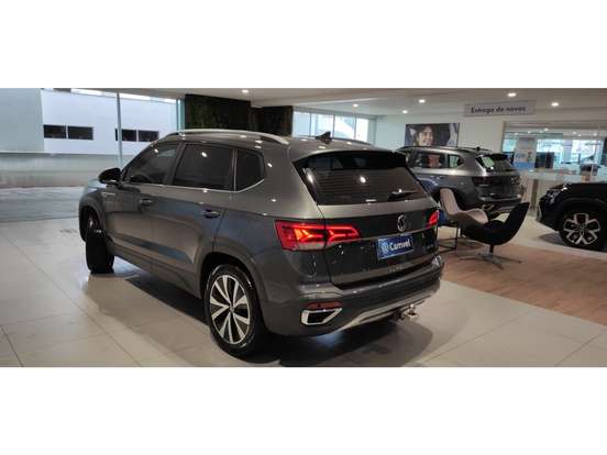 VOLKSWAGEN-TAOS-2023