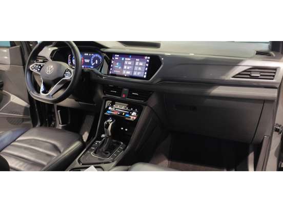 VOLKSWAGEN-TAOS-2023