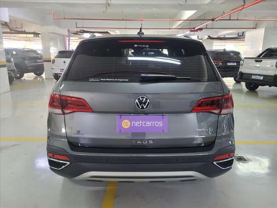 VOLKSWAGEN-TAOS-2025
