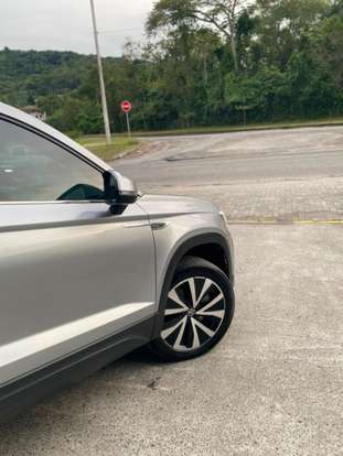 VOLKSWAGEN-TAOS-2023