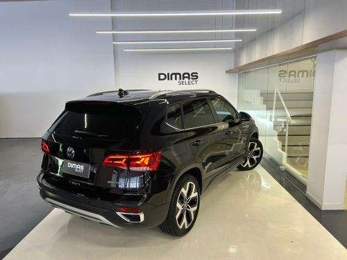 VOLKSWAGEN-TAOS-2024