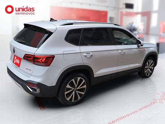 VOLKSWAGEN-TAOS-2023