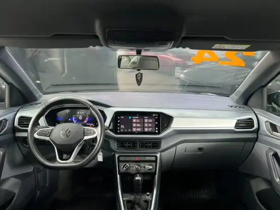 VOLKSWAGEN-T-CROSS-2024