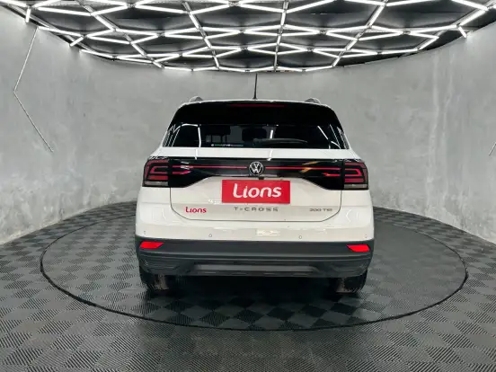 VOLKSWAGEN-T-CROSS-2024
